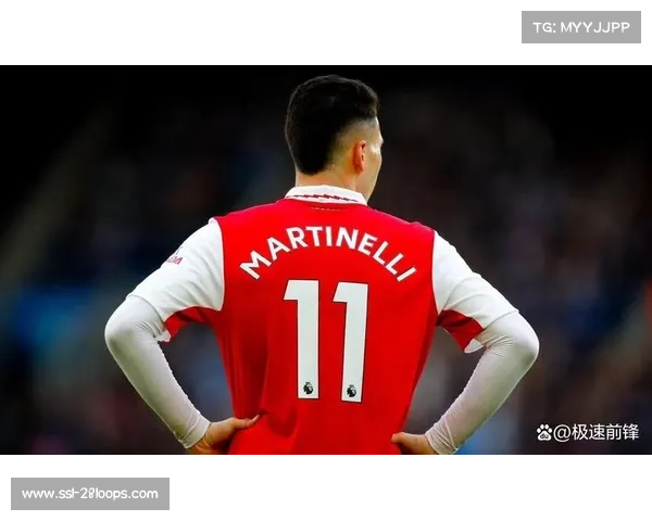 马丁内利向重伤布拉德利扔球，内维尔斥其行为“耻辱”